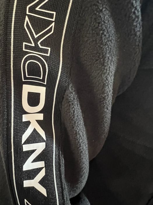 Нова поларена DKNY