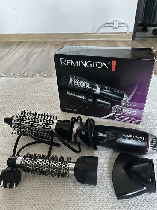 Perie cu aer cald Remington 600W