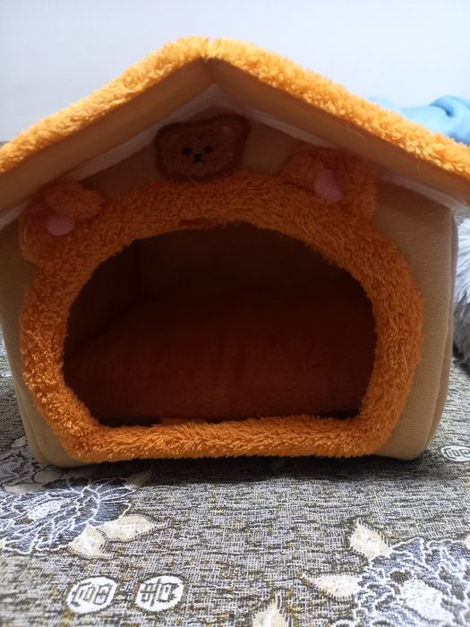 Продам домик для щенка ,либо для котят.