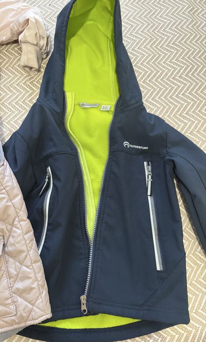 Куртки на девочку