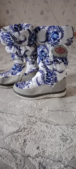 Продам зимние сапожки