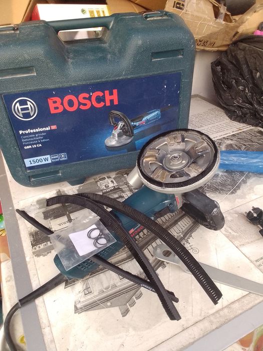 Vând aparat de șlefuit beton Bosch