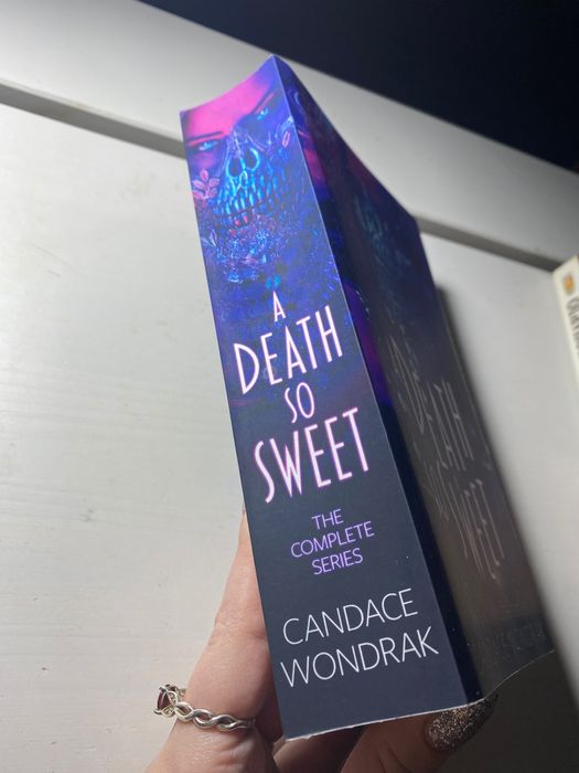 A death so sweet (the complete series)- книга на английски
