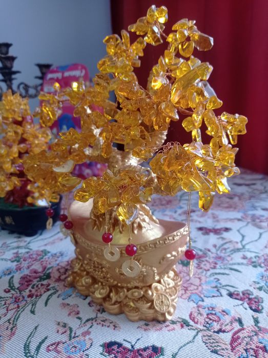 Сувенир денежное дерево с монетами.