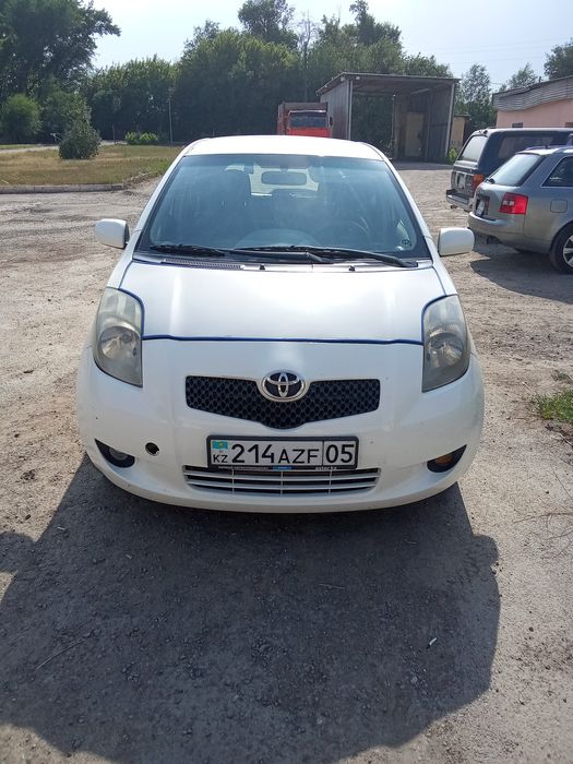 Продам Ярис 2005 года автомат