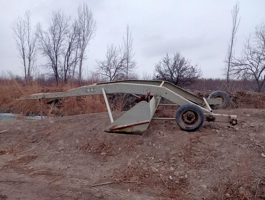 Делновоз сотлади нархи 12 милон