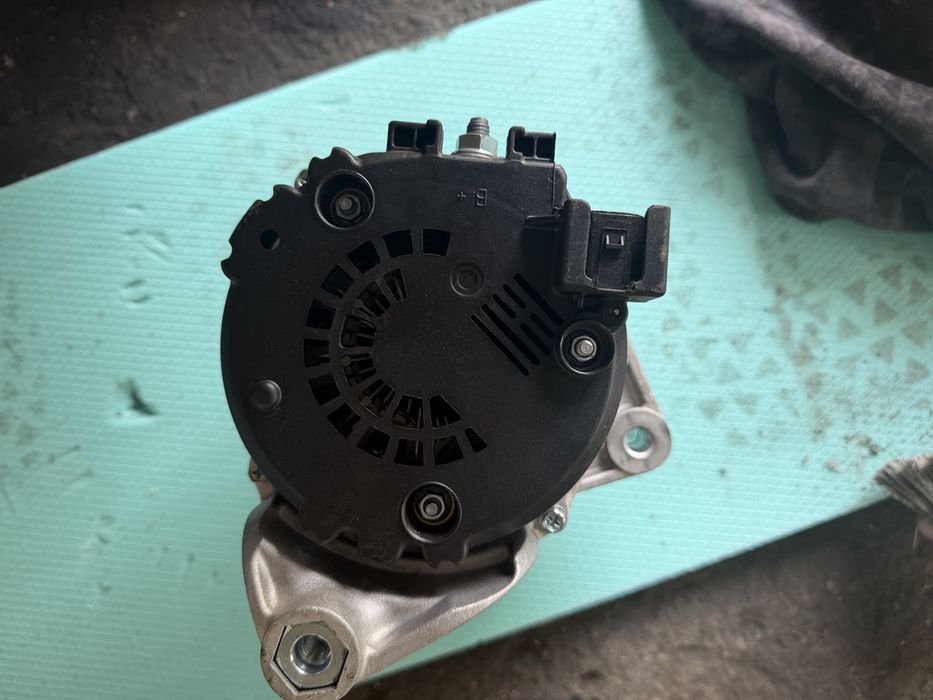 НОВ алтернатор бмв 320д 318д n47d20c