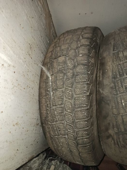 Продам бу  зимные шины