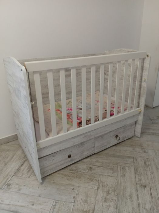 Vând pătuț bebe...