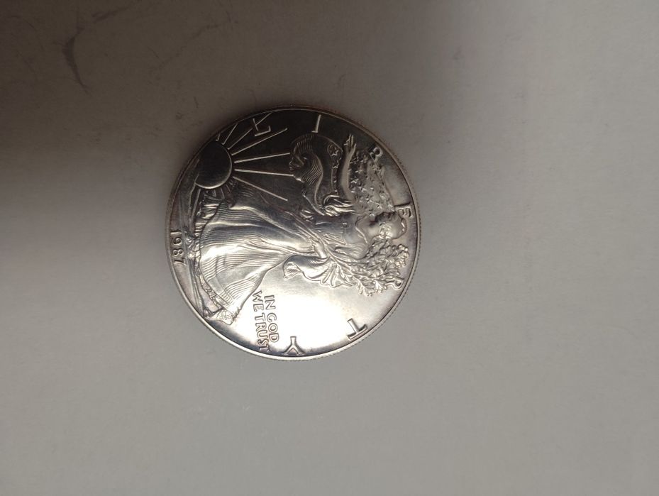 Vând monede argint