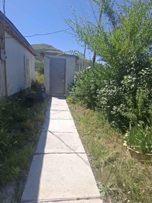 Продам три дома с магазином