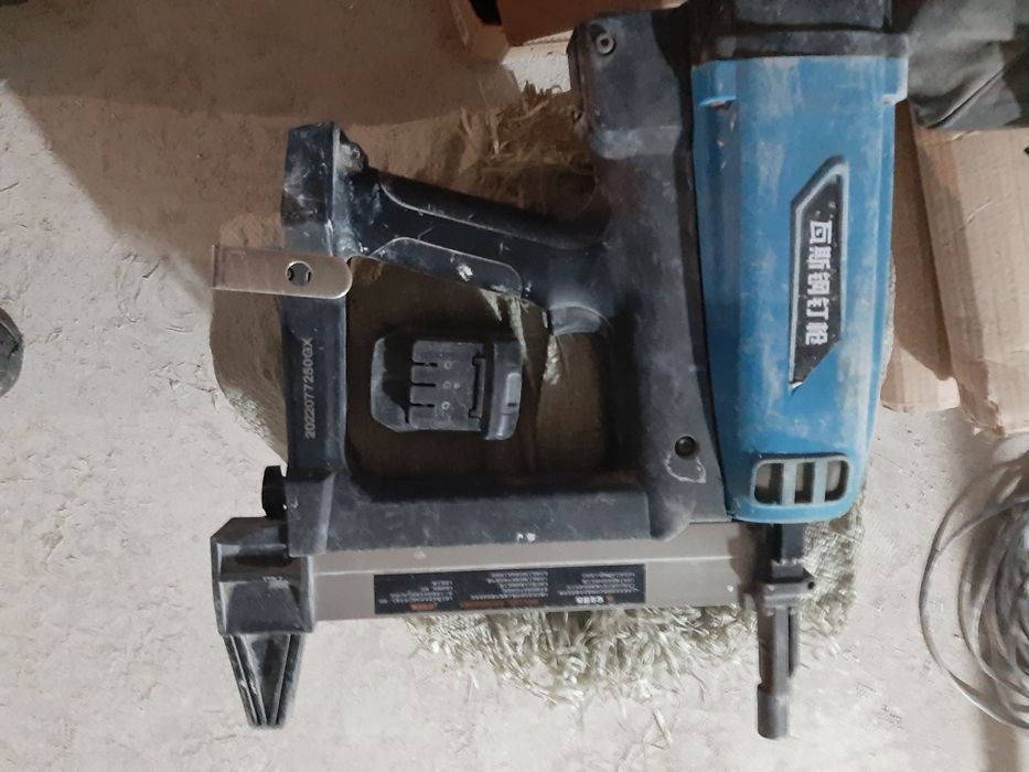 Монтажный пистолет