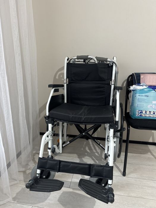 инвалидная коляска