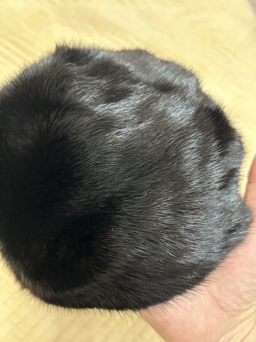 Продается норковая шапка беретка