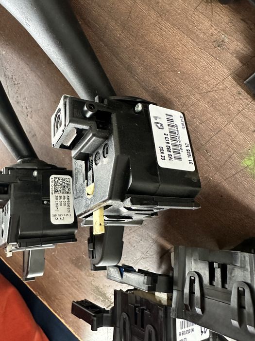 Maneta semnal stergatoare spira volan tiguan golf 6 skoda seat a3