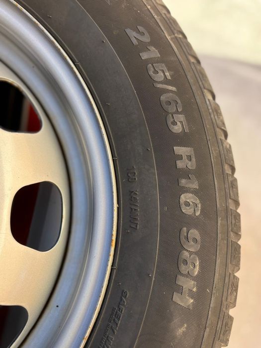 Set 4 roți iarnă complete Kumho WinterCraft WP52 215/65 R16 98H + jante tablă
