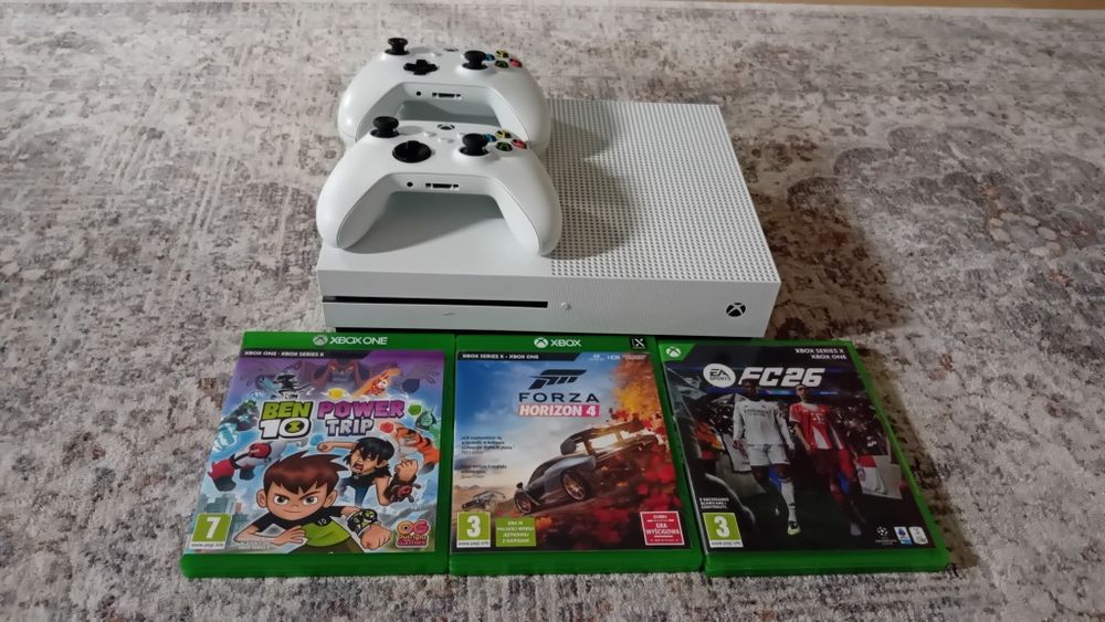 XBOX ONE 2 manete 3 CD-uri