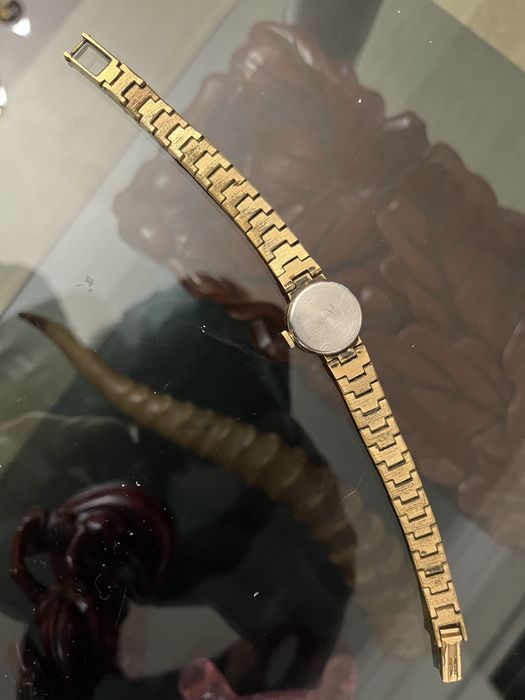 Позолочиные часы