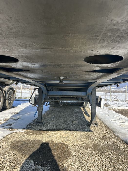 Semi remorca Box , Acerbi -Viverti ,An 2007,punti BwP, pe Discuri