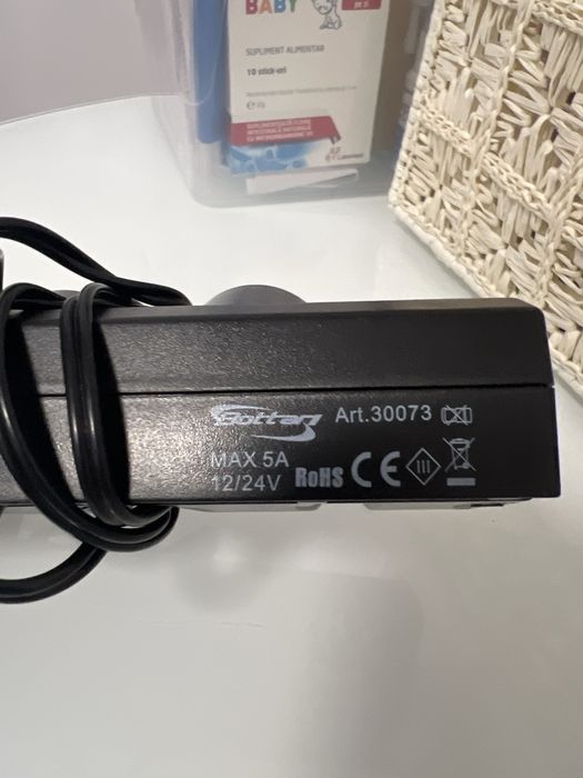 Priza bottari auto tripla cu cablu extensibil 12/24V