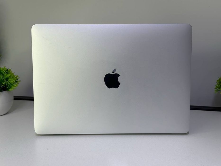 MacBook Pro / ram 8gb / (2017)A1708 / SSD 128 gb
