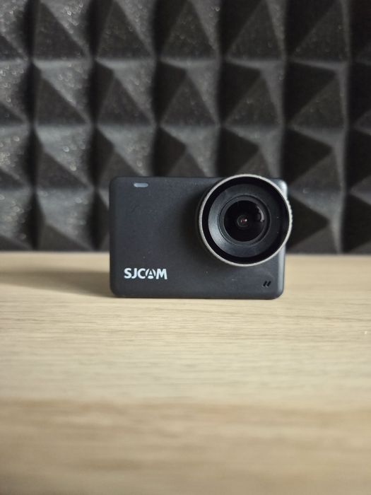 Cameră de acțiune SjCam SJ10x 4k + 2 carcase – stare bună