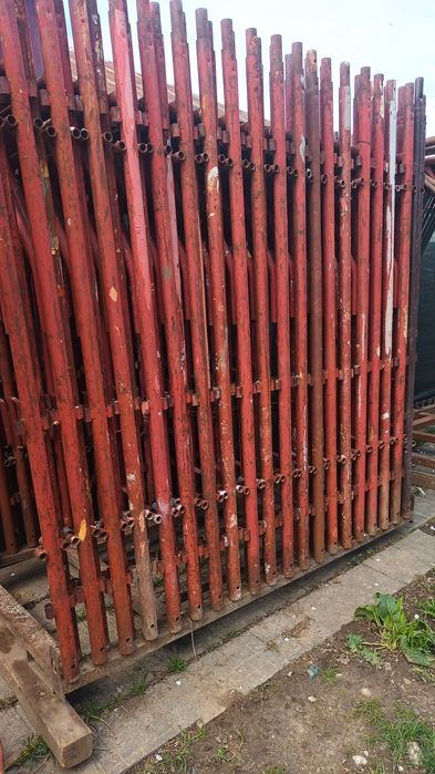 Schela metalica se vinde
