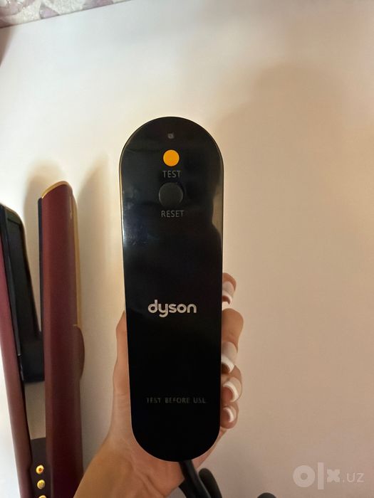 dyson air strait  Red Velvet/Gold