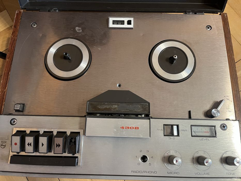 Магнетофон Philips  4308 и Qualiton