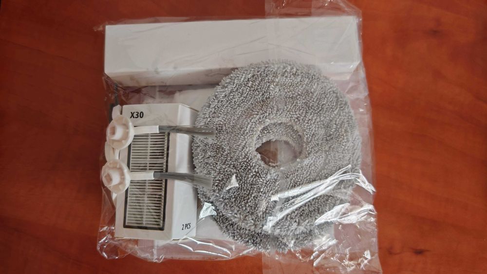 Robot de aspirare Xiaomi X20+, garanție pana la 09/08/2027, ca nou