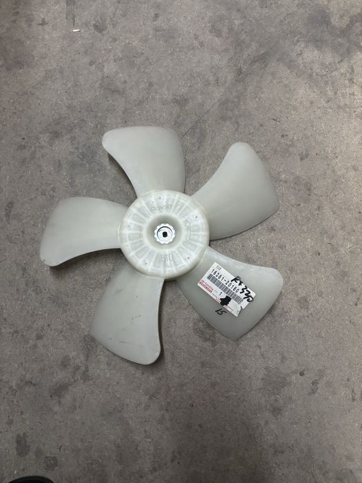 Крыльчатка лопасть  лексус рх 330