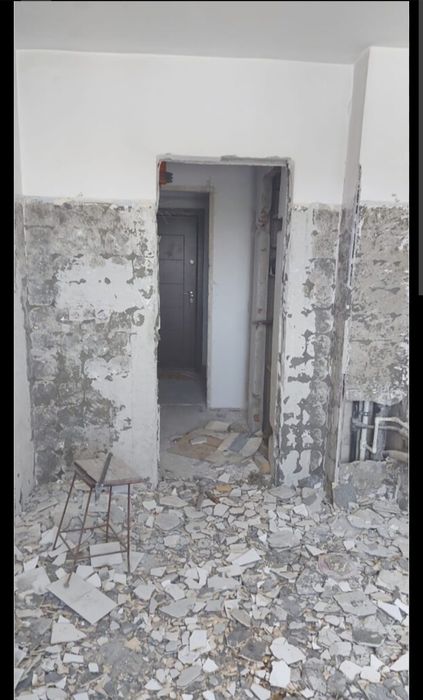 **Decopertare Gresie-Râcâit/Răzuit-Demolat Pereți**