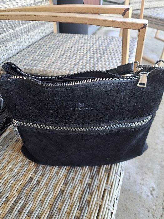 Продавам чанта през рамо