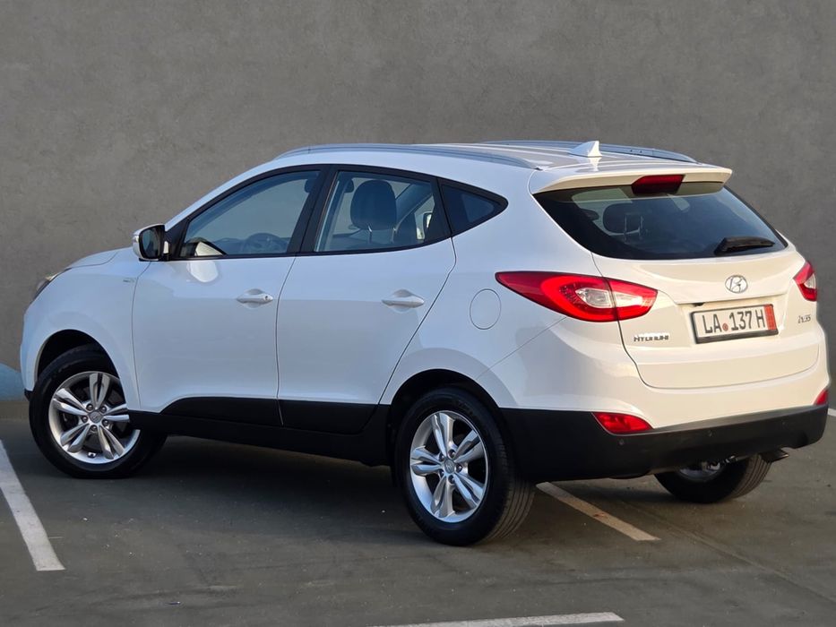 Hyundai IX35 Facelift/ 2.0 GDI / Benzină / 166 Cp / Bixenon / Led / Cameră / Navi/ Park Assist / Banchete Încalzite/ Cârlig / Manuală 6+1 / Alb / 2015
