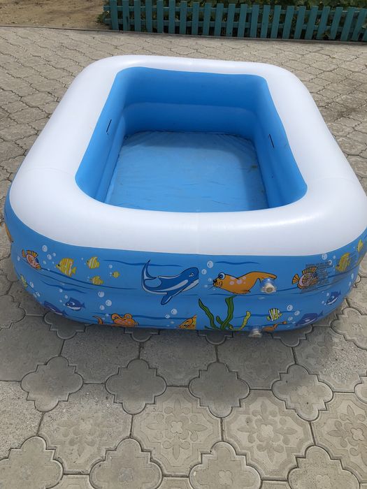 Детский Бассейн продам в отличном состоянии