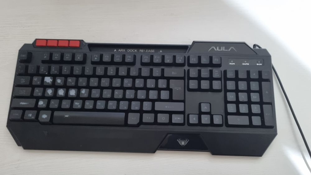 Веб-камера Logitech и клавиатуры AULA/RED DRAGON