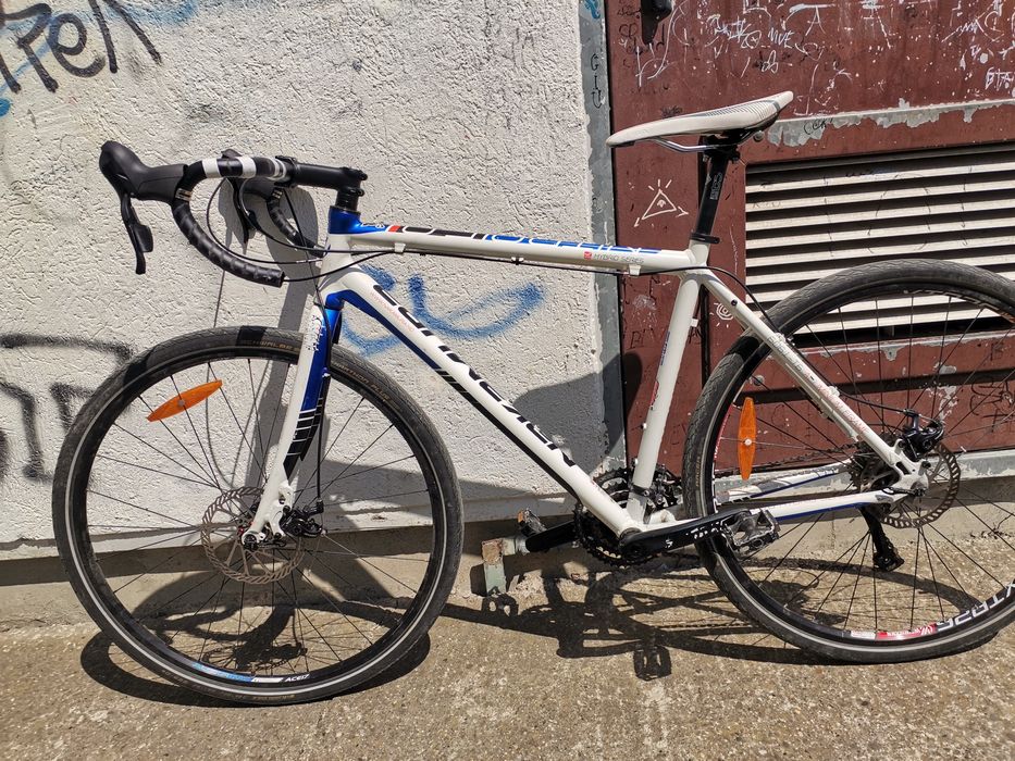 Vând bicicletă gravel