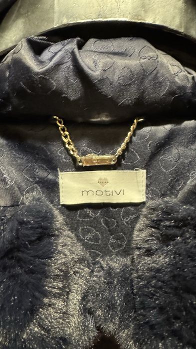 Haina blana sintetica Motivi