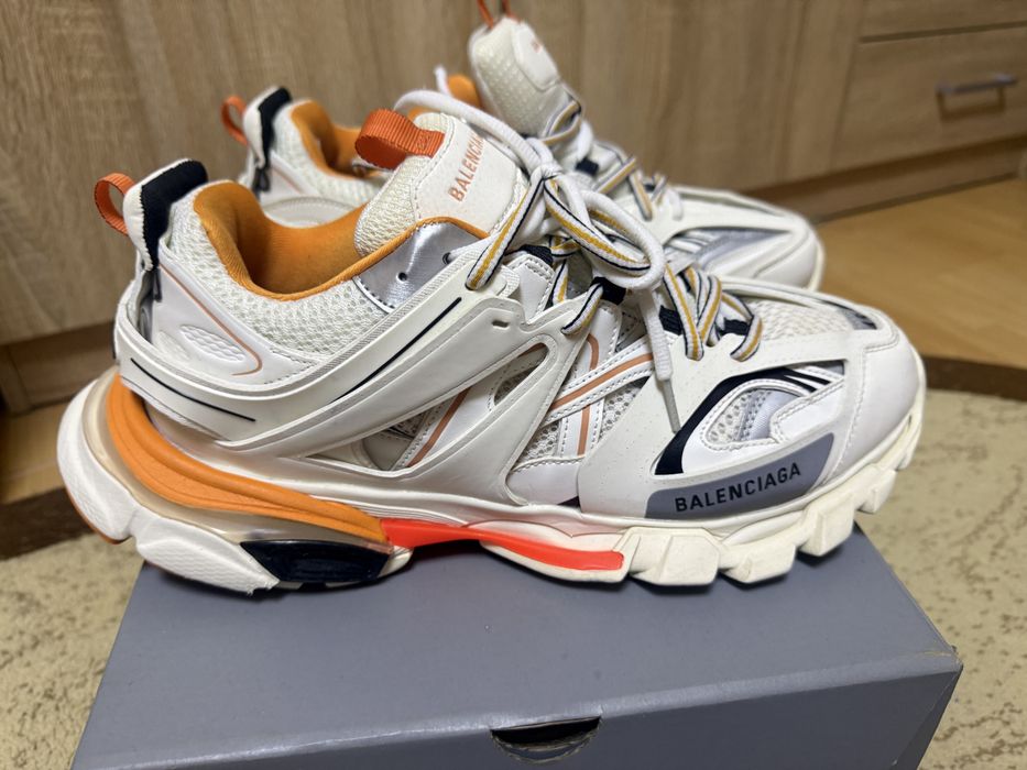 balenciaga track