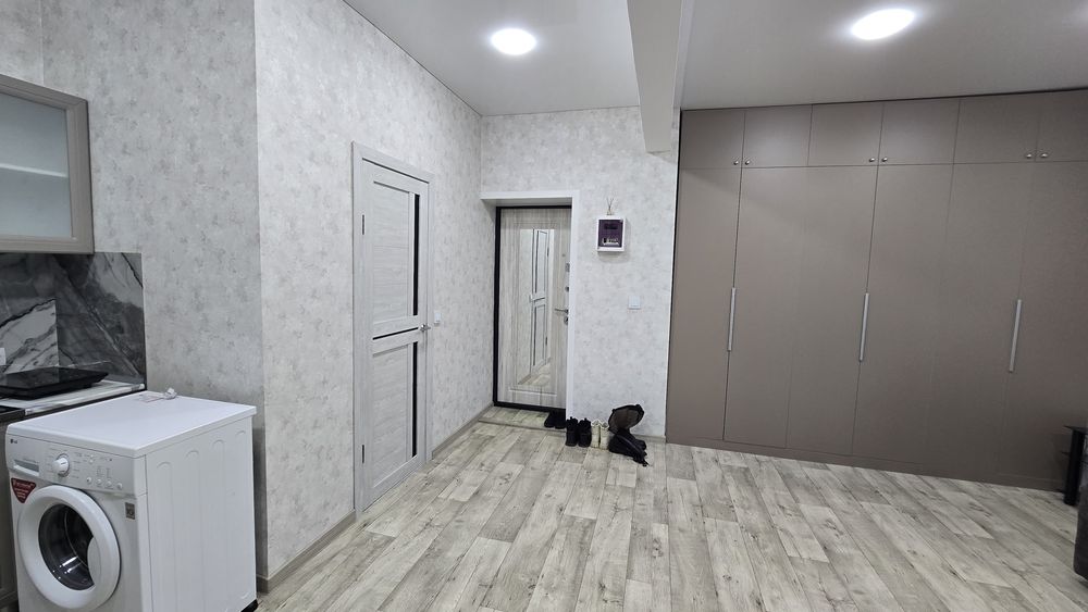 Сдам квартиру на площади