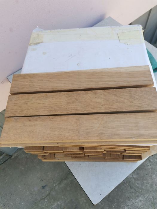 Vînd parchet stejar