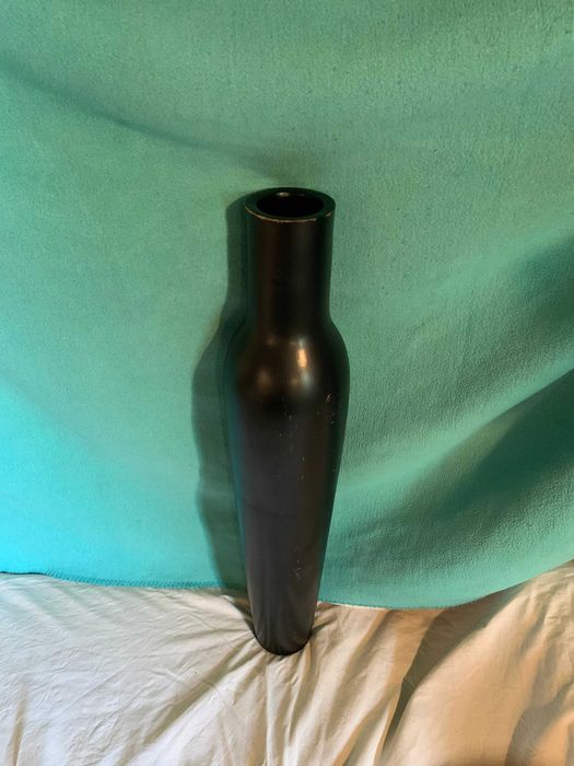 Дървена голяма ваза висока 77 см.Отвор 8 см.