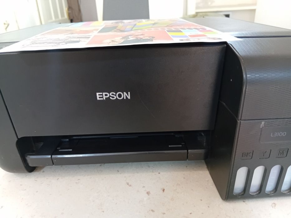 Продам цветной принтер EPSON  3100