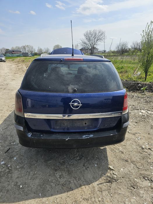 Dezmembrez Opel Astra H 1.7 cdti-Z17DTH