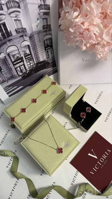 Нова коллекция VCA Pink Enamel 2026