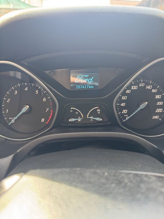 FORD Focus 2011 — imagine 5