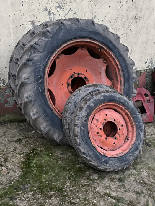 Vand set roti pentru tractor U650