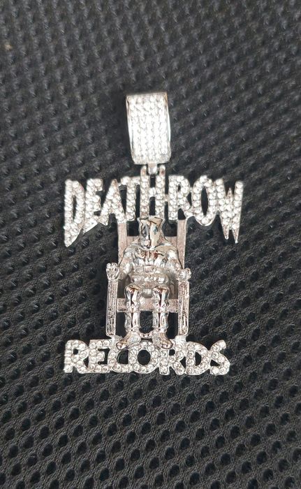 2pac Медальона на тупак стомана!
С Ланец