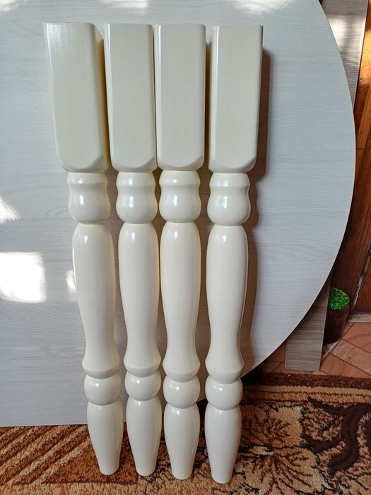 Продам стол кухонный.