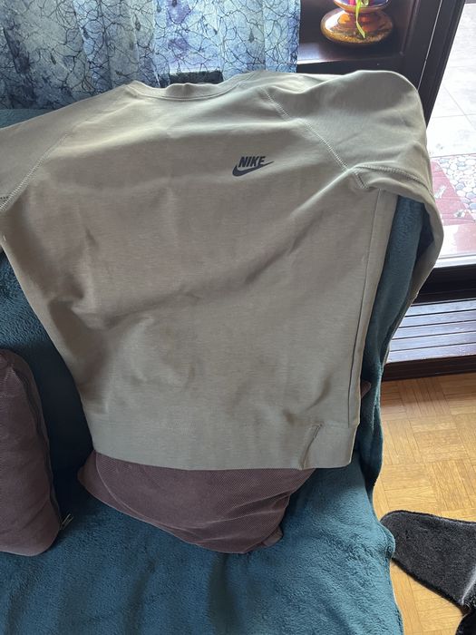 Пуловер на най найк